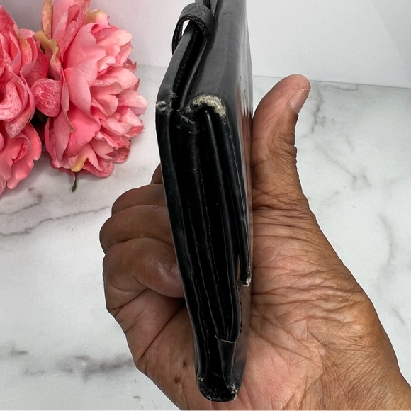 Vintage GUCCI Small Flap Bifold Wallet - Picture 10 of 14